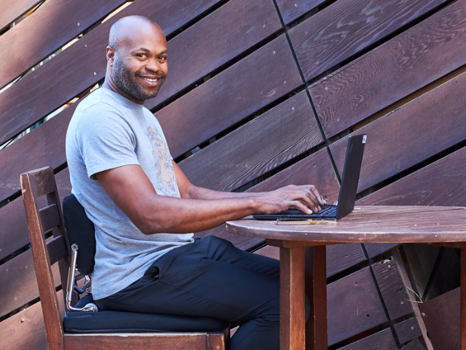 Lock in Perfect Posture, Anywhere.